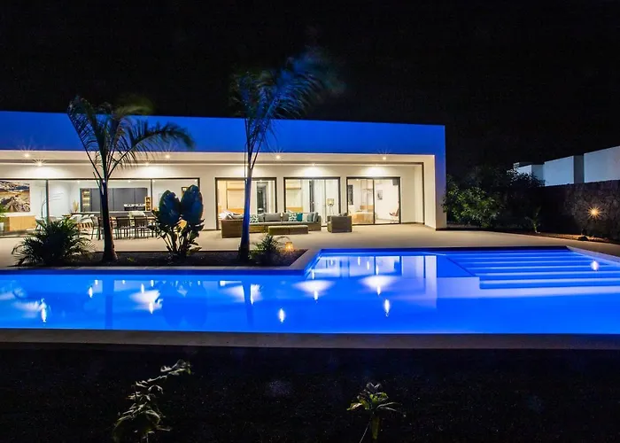 Macán Villa *